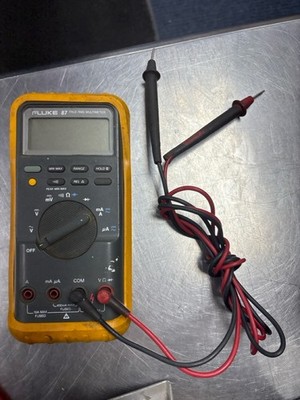 USED FLUKE 87 TRUE RMS MULTIMETER DIGITAL (QUC028333)