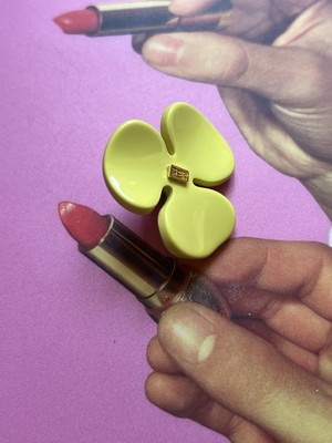 Alexandre de Paris Iconic Lovely Camellia Luxe Brosche handgefertigt in France