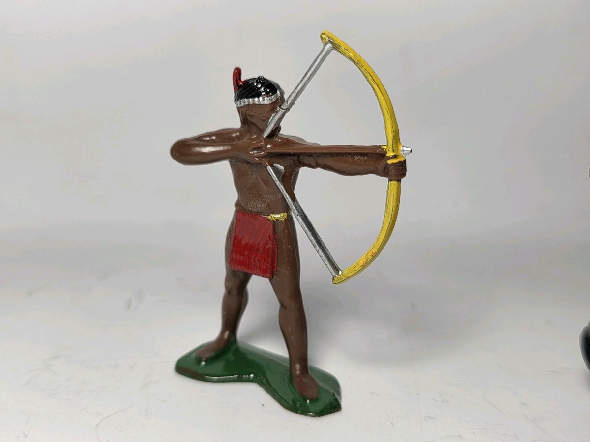 Vintage Hard Plastic Painted Native American Indian Figures Toys