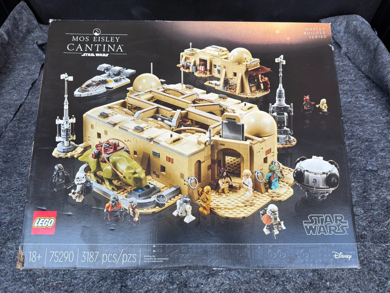 LEGO Star Wars: Mos Eisley Cantina (75290) - Fa...