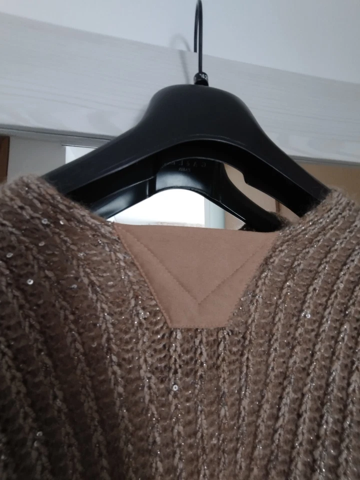 Poncho De Punto De D. Exterior - Imagen 4 de 4