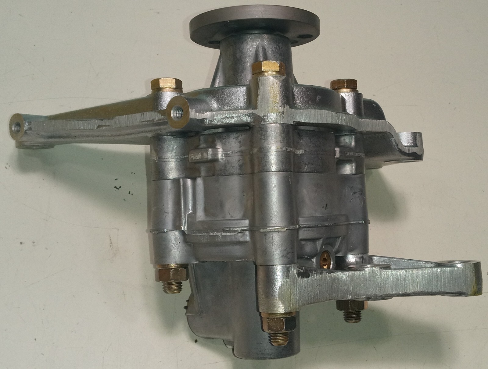 Ferrari Mondial Steering Hydraulic Pump_139511_Coupe_Cabrio_With Brackets_OE