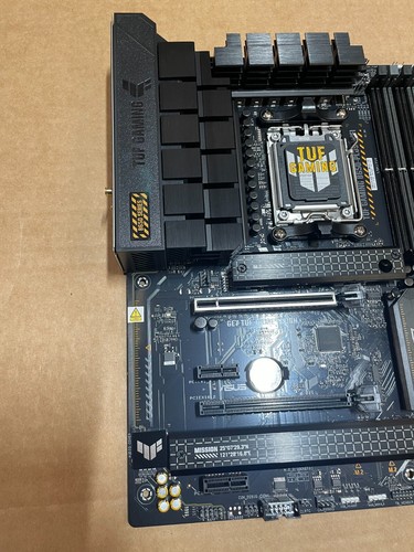 ASUS TUF GAMING B650-PLUS WIFI, AMD B650, AM5, DDR5, PCIe 4.0, 3x M.2, 2.5GbE - Picture 7 of 9