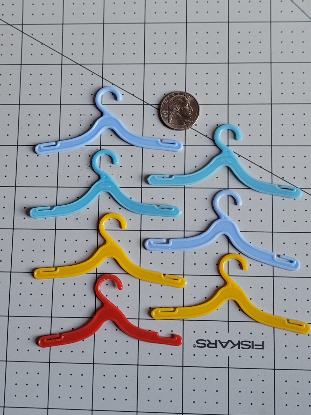 Vintage Hasbro Doll Clothes Hanger Lot of 7 Blue Yellow Plastic 3.5 Inch Wardrobe Accessories