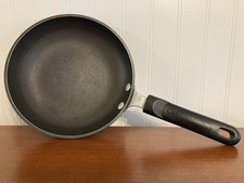 Calphalon 8" Patelnia omletowa Twarde anodowane aluminium / Garnki i patelnie