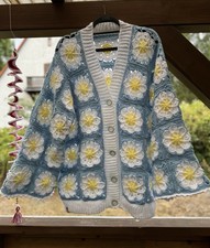 Damen Häkel-Cardigan Blumenmuster Blau/Weiß...