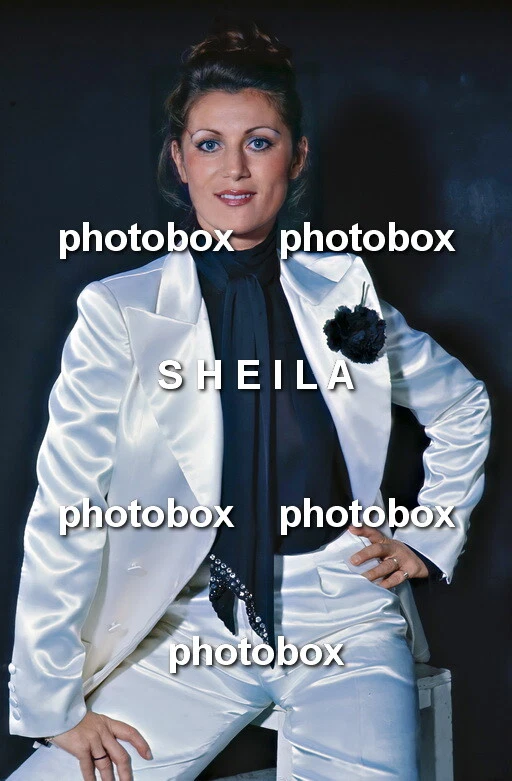 * Sheila - Exclusive PHOTO 1751 * - Photo 1/1