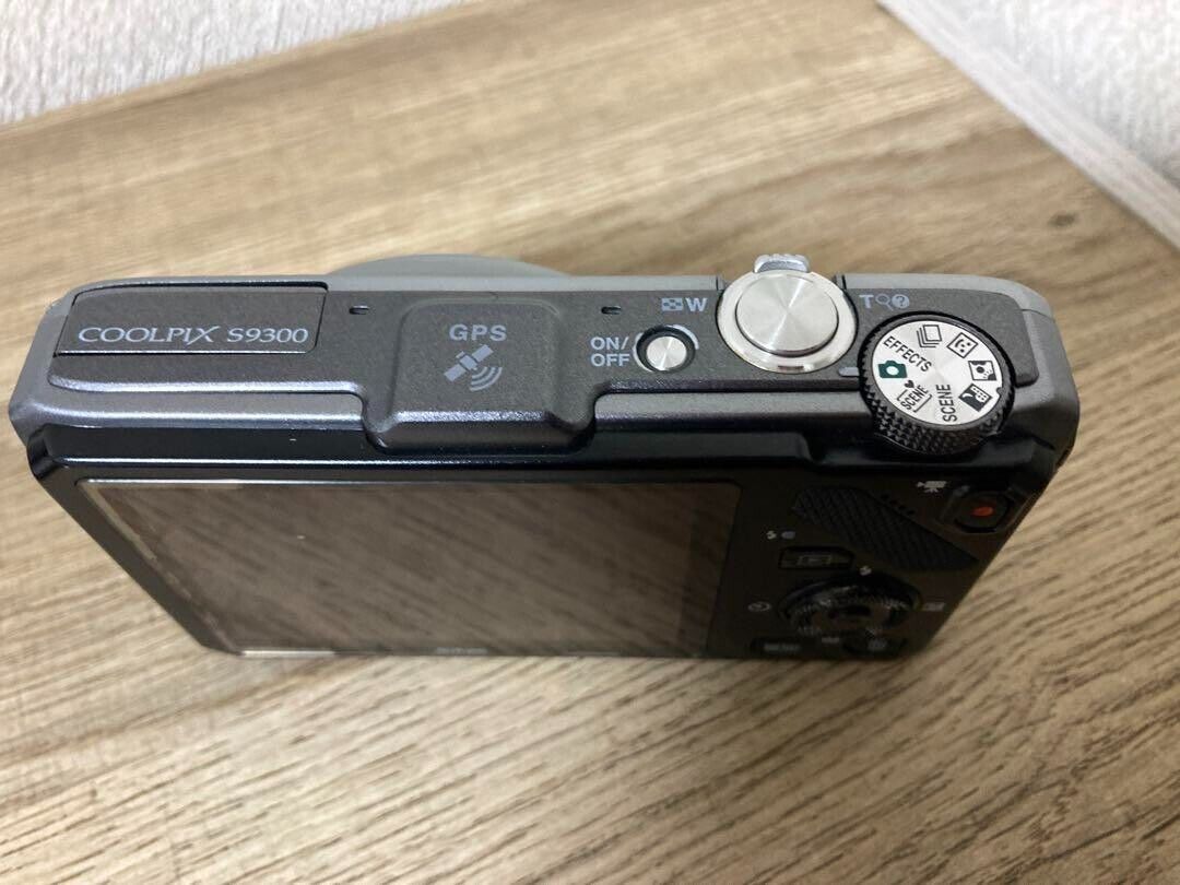 Nikon COOLPIX S9300 Silver Digital Camera 16.0MP 18x Optica Nikon COOLPIX S9300 Silver Digital Camera 16.0MP 18x Optica