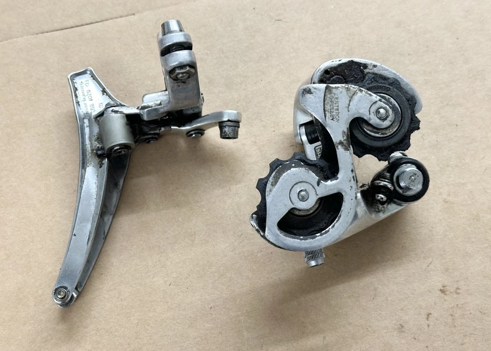 Câmbio traseiro dianteiro vintage Shimano 600 SIS RD-6208 FD-6207 Japão - Imagem 4 de 4