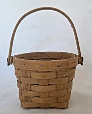 LONGABERGER Small Round Berry Basket With Swing Handle Signed