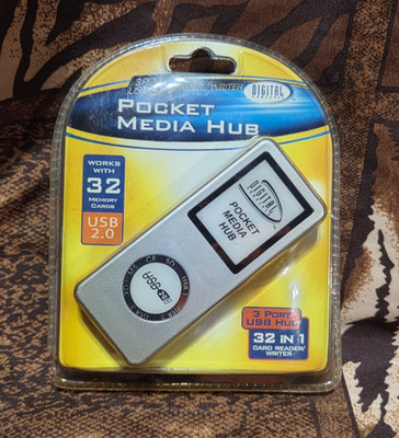 NIB Pocket Media Hub by Digital Concepts - 32-in-1 Card Reader - 3 Port USB Hub