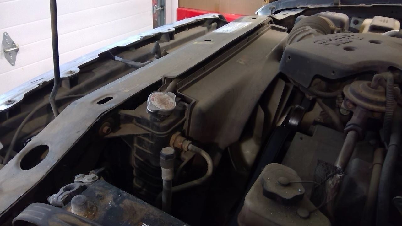 Radiator Fits 00-08 Mazda B-3000 3764226