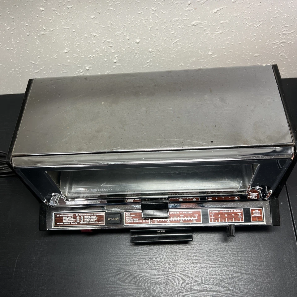 Vintage GE General Electric Deluxe Toast-R-Oven A2T93 - Image 3 of 4