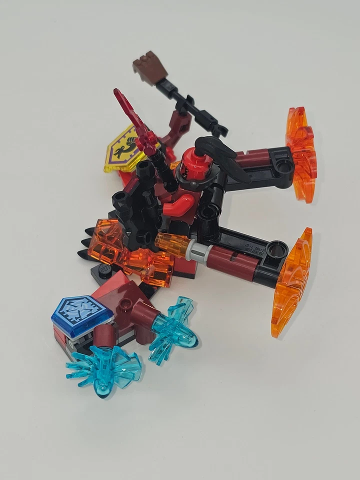 lego nexo knights #70338 Ultimate General Magmar mini figure Foto 4 de 4