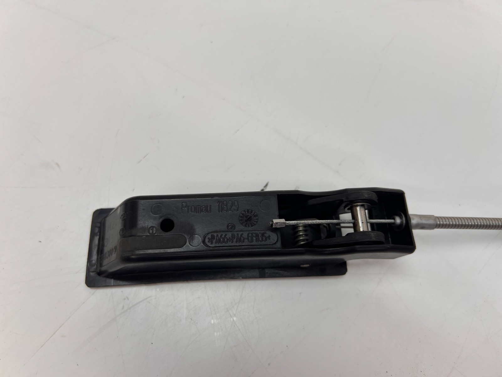 FERRARI 488 GTB F8 REAR ENGINE LID OPENING RELEASE HANDLE W/ CABLE OEM 87258800