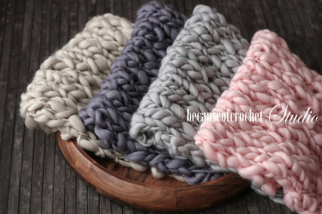 46x43 cm Photo prop knitted layer. Thick and thin knitted Chunky blanket
