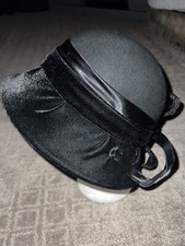 Vintage Fine Millinery By August Accessories Woman  s Black Velvet Hat W/bow