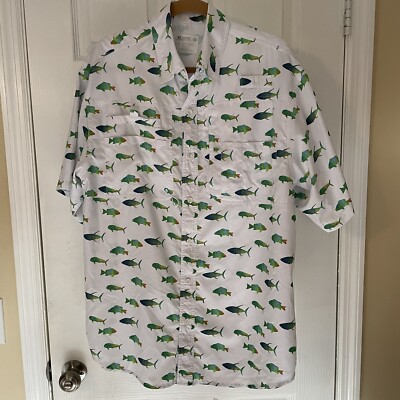 Reel Legends Saltwater 11 Vented button Up  shirt Mens SZ L All Over Fish Print