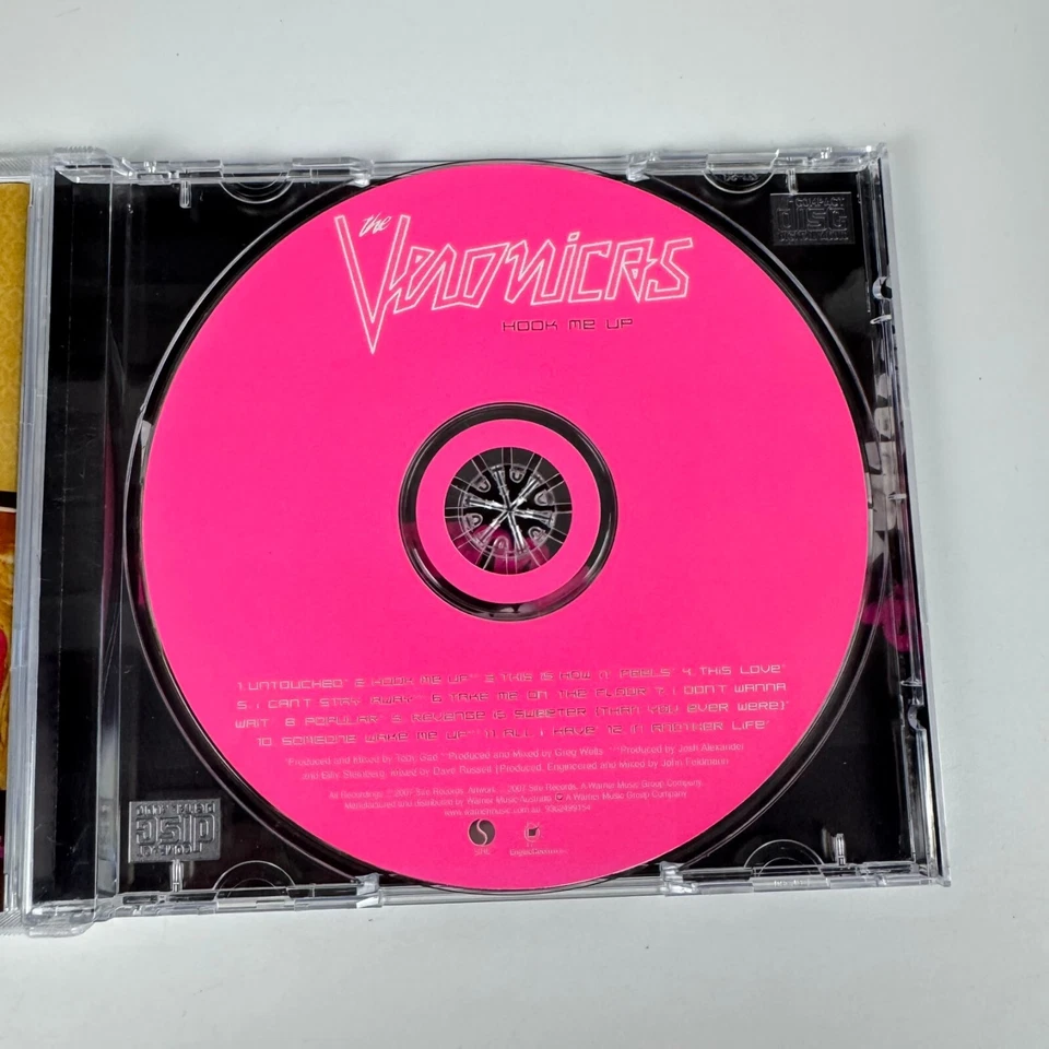 Hook Me Up by The Veronicas (CD 2007) 12 pistas estuche nuevo Foto 3 de 4