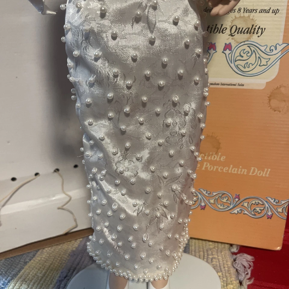 Ashley Belle princess diana porcelain doll Original Box With Stand Included - Image 4 of 4