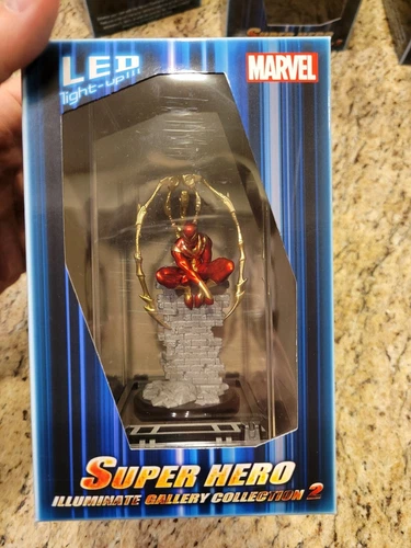 Marvel Sen-ti-nel Illumination LED Gallery 2 Iron Spider Multicolor Spiderman