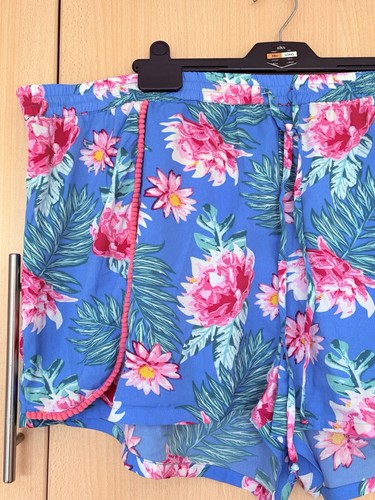 Ladies shorts Size 24 blue pink floral beach bottoms summer plus size-