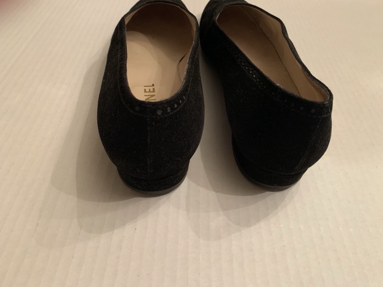 Authentic Chanel Interlocking CC Pumps Suede Blac… - image 3