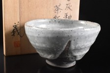 K8646: Japanese Okinawa-ware glay glaze TEA BOWL Green tea tool w/signed box