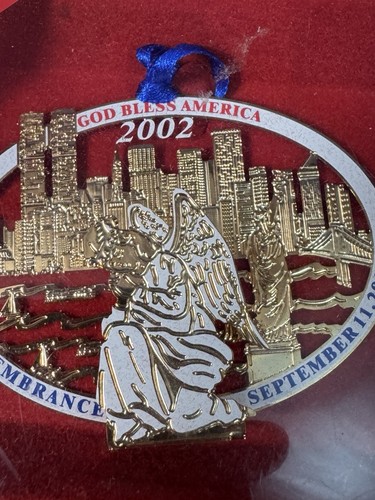 God Bless America 2002 Ornament - Remembrance Sept 11 2001 - Picture 4 of 10