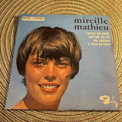 DISCO VINILE 45 GIRI VINTAGE MIREILLE MATHIEU L'AMOUR EST PASSE' CENT FOIS MA VI