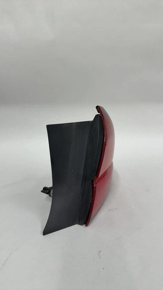 Conjunto de luz trasera derecha Chevrolet Monte Carlo 1995-96 cuarto montado en panel Foto 2 de 4