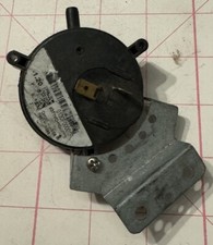 Goodman Amana MPL Furnace Air Pressure Switch 0130F00001P 9371VO-HS-0096
