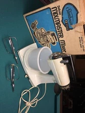 Vintage Sunbeam Deluxe Mixmaster Mixer 12 Mixing Speeds Kitchenware 