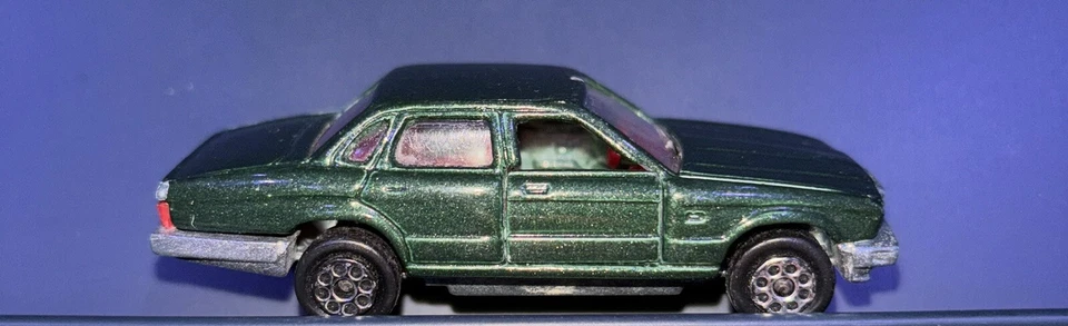 Majorette Jaguar XJ6 No 293 - 1:65 - Metallic Black - Minty Green - Image 2 of 3