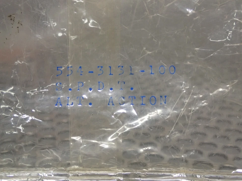 Dialight 554-3131-100 SPDT ALT. Acción Nuevo Sin Caja Ver Todas las Fotos Foto 4 de 4