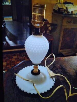 Vintage White Milk Glass Hobnail Vanity/Table Lamp 