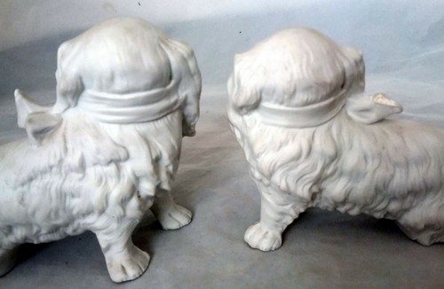 KING CHARLES SPANIELS PAIR PARIAN WARE POTTERY GERMANY 2102 6.50" x 4.50" - Picture 3 of 6