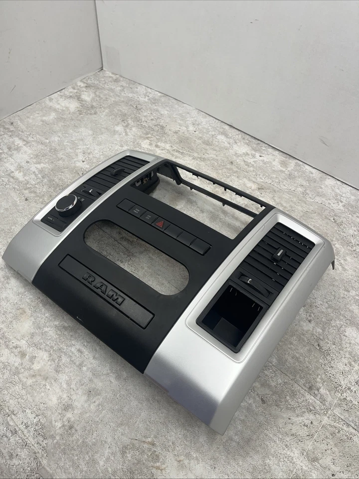 Dodge Ram 1500 2009-2012 tablero central embellecedor radio bisel plateado OEM Foto 2 de 4