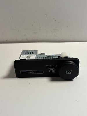 OEM JPLA-19E110-BB JAGUAR F-PACE AUX CONSOLE USB PORT MODULE 2020