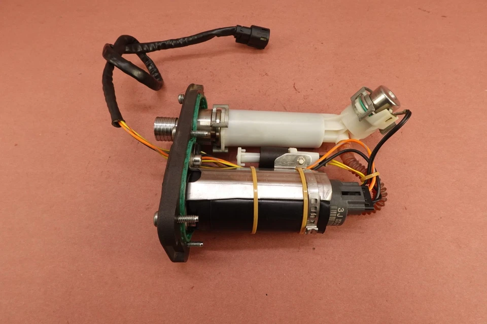 Harley-Davidson Sportster Iron 883 XL883N 2009-2021 gasolina gasolina bomba de combustible Foto 3 de 4