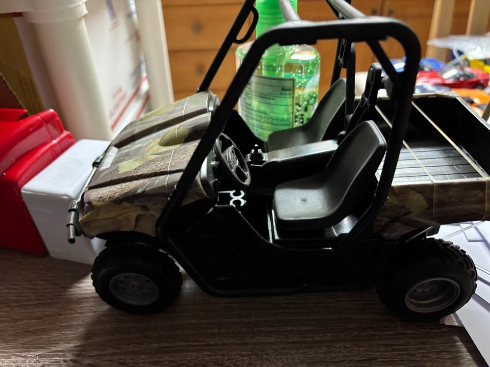 WILDLIFE HUNTER SET, NO PACKAGING # B 729 - Image 2 of 3