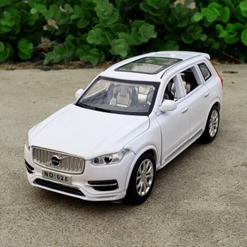 1:32 VOLVO XC90 SUV Diecast Car Model With Sound Light Kids Toy Birthday Gift - Picture 13 of 15