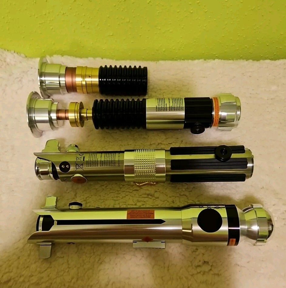 その他 The Clone Wars LIGHTSABER Hilt Set Star Wars: The Clone Wars Lightsaber Hilt Set – Limited