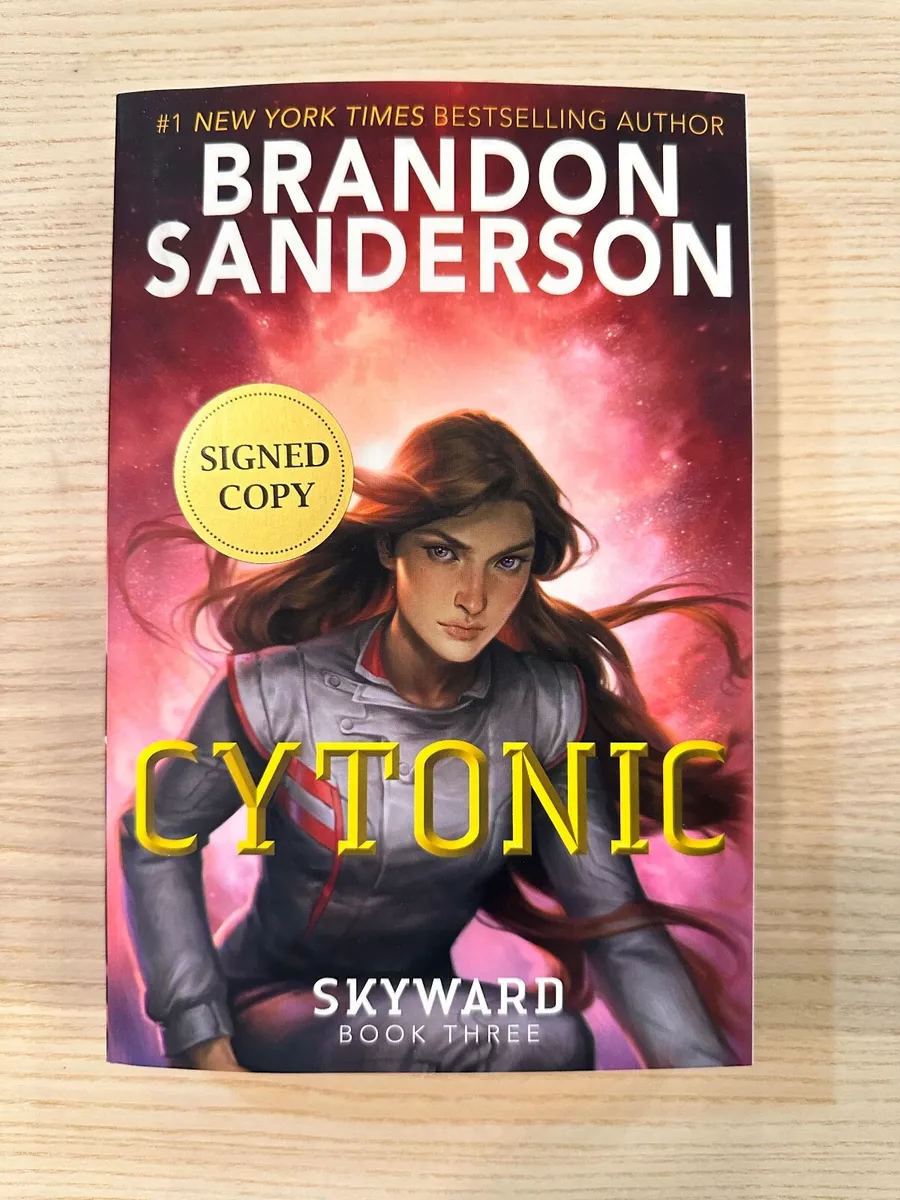 Skyward by Brandon Sanderson, Paperback