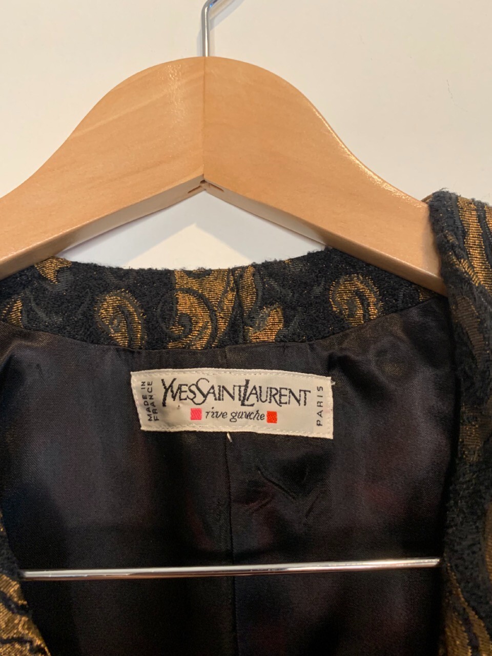 Giacca Saint Laurent oro e nero con bei bottoni!