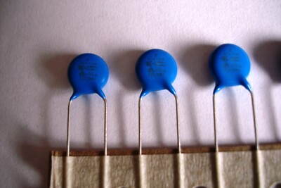 1 x Keramik-Kondensator 4700pF 4.7nF 400V X1: 400V~,  Y2: 250V~ AC472M 7.5mm