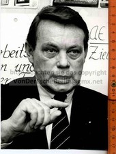 STARLETS: BP Vorstand Dr.Helmuth BUDDENBERG  Orig.Fotografie: Ingo BARTH Vintage