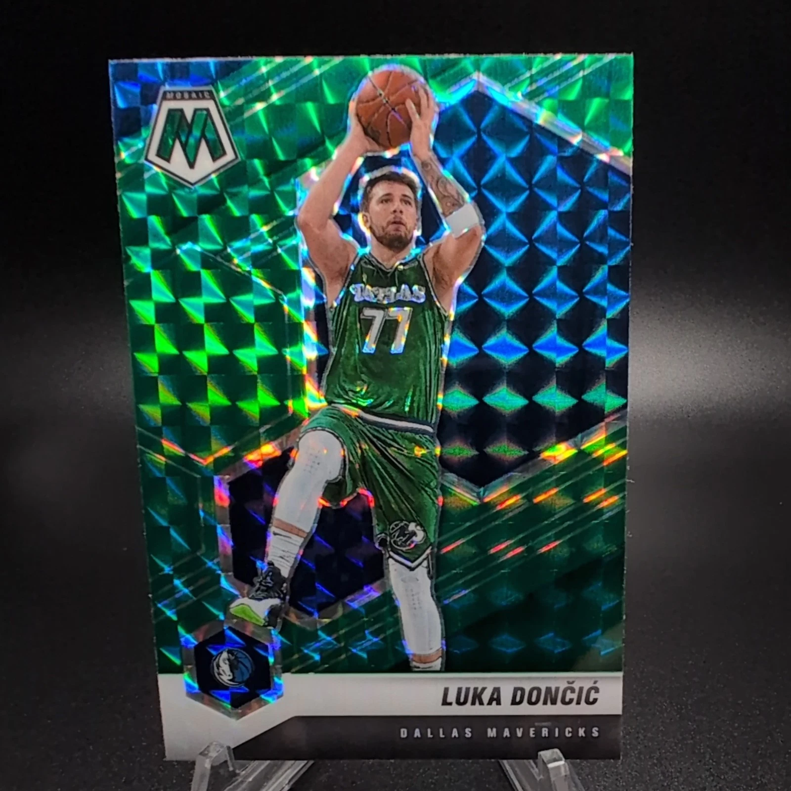 Luka Doncic 2020 Mosaic #47 Green Price Guide - Sports Card