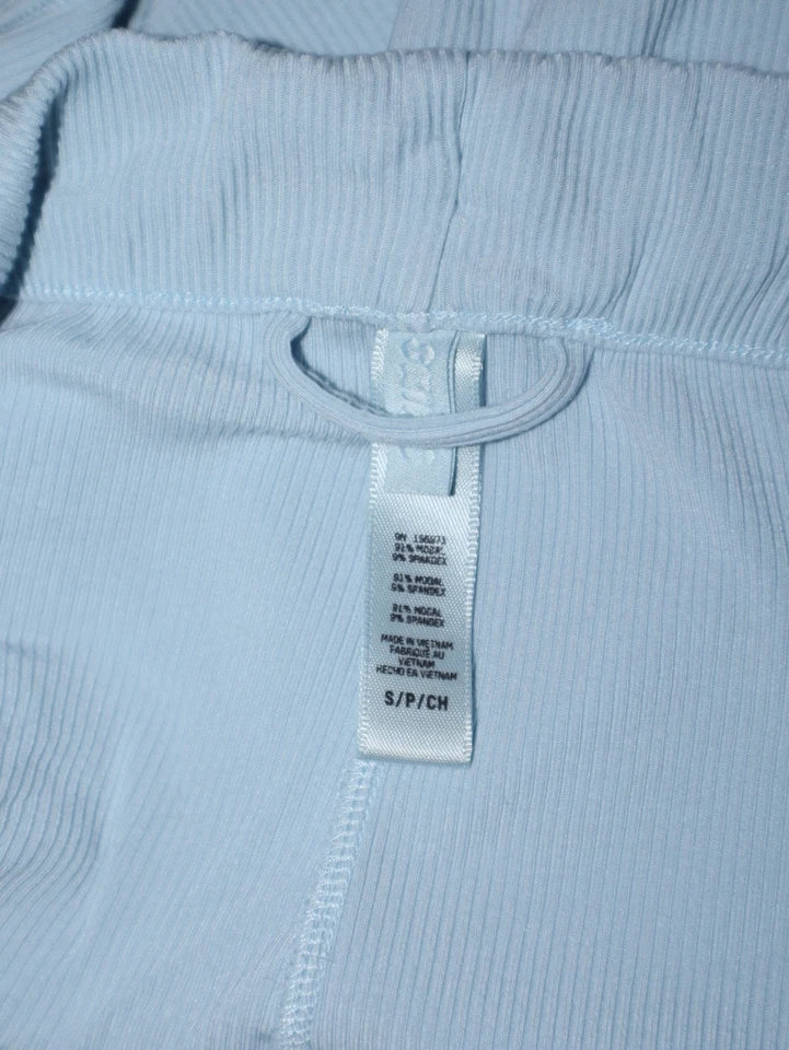 Juego de dormir corto SKIMS Soft Lounge verde oliva talla XL Foto 3 de 4