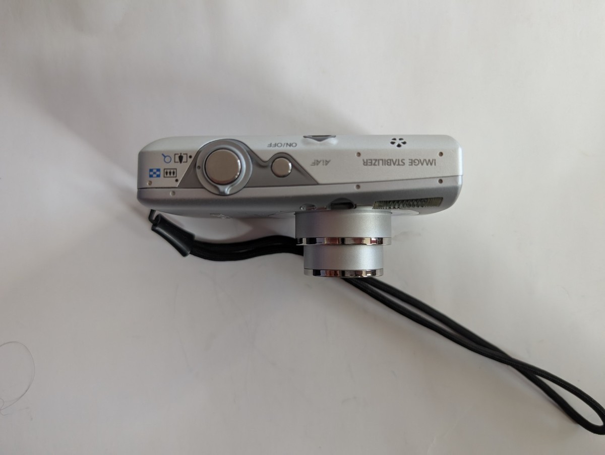 Canon PowerShot Sd1200 Is - Gray 10mp Digital Camera for Canon PowerShot Sd1200 Is - Gray 10mp Digital Camera for